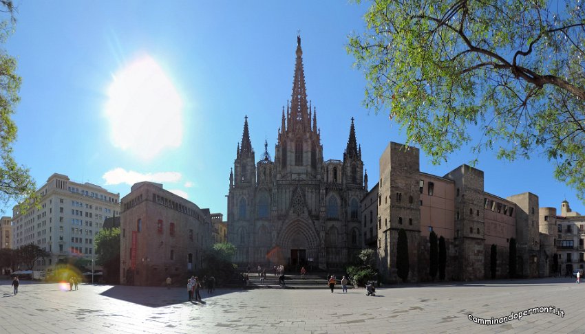 233 Cattedrale Gotica di Barcellona.jpg -           